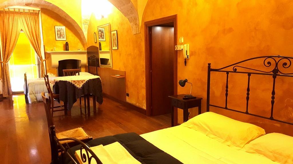 Hotel Nel Centro Storico Galatina Habitación foto